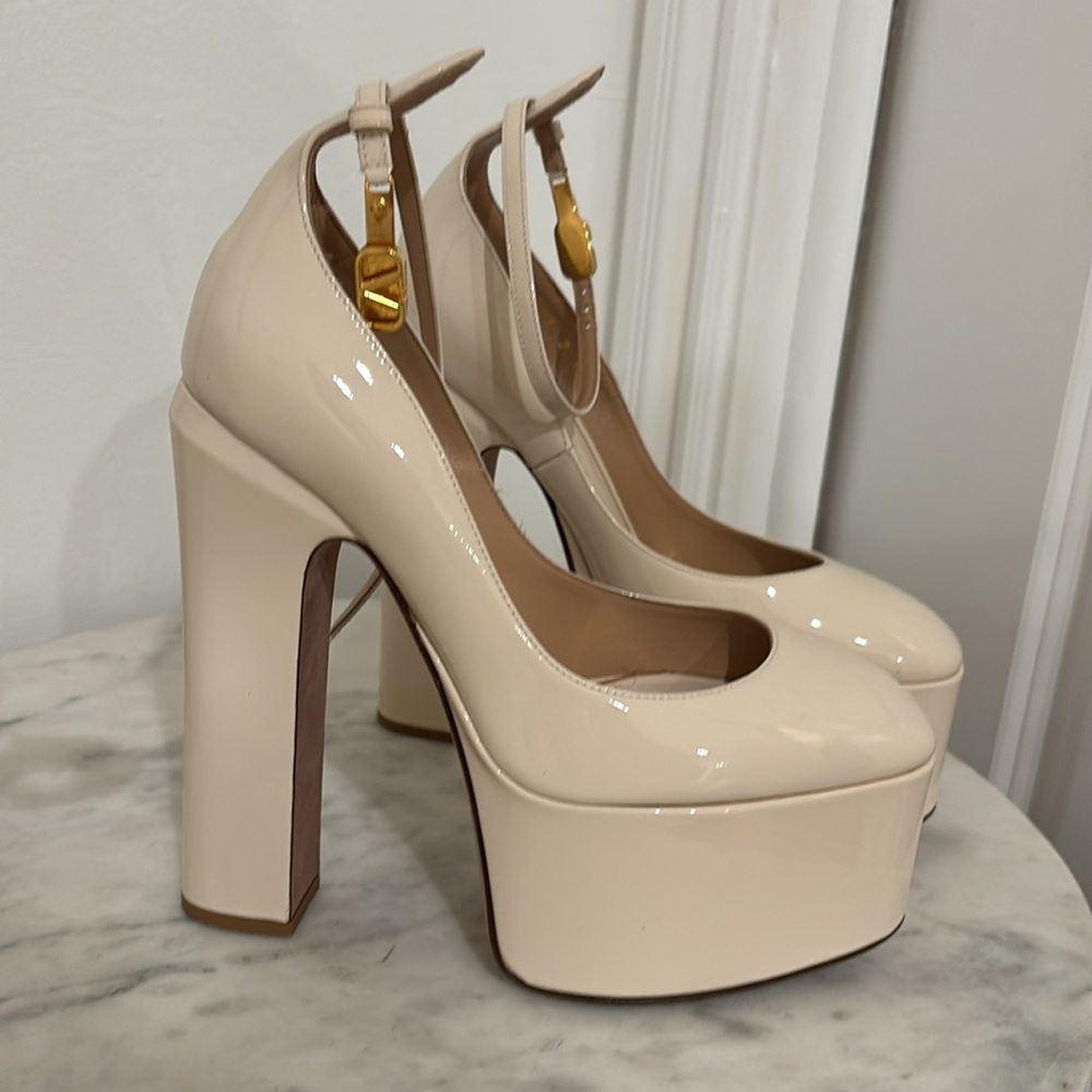 Valentino tan-go patent leather platform pumps - Picture 4 of 8